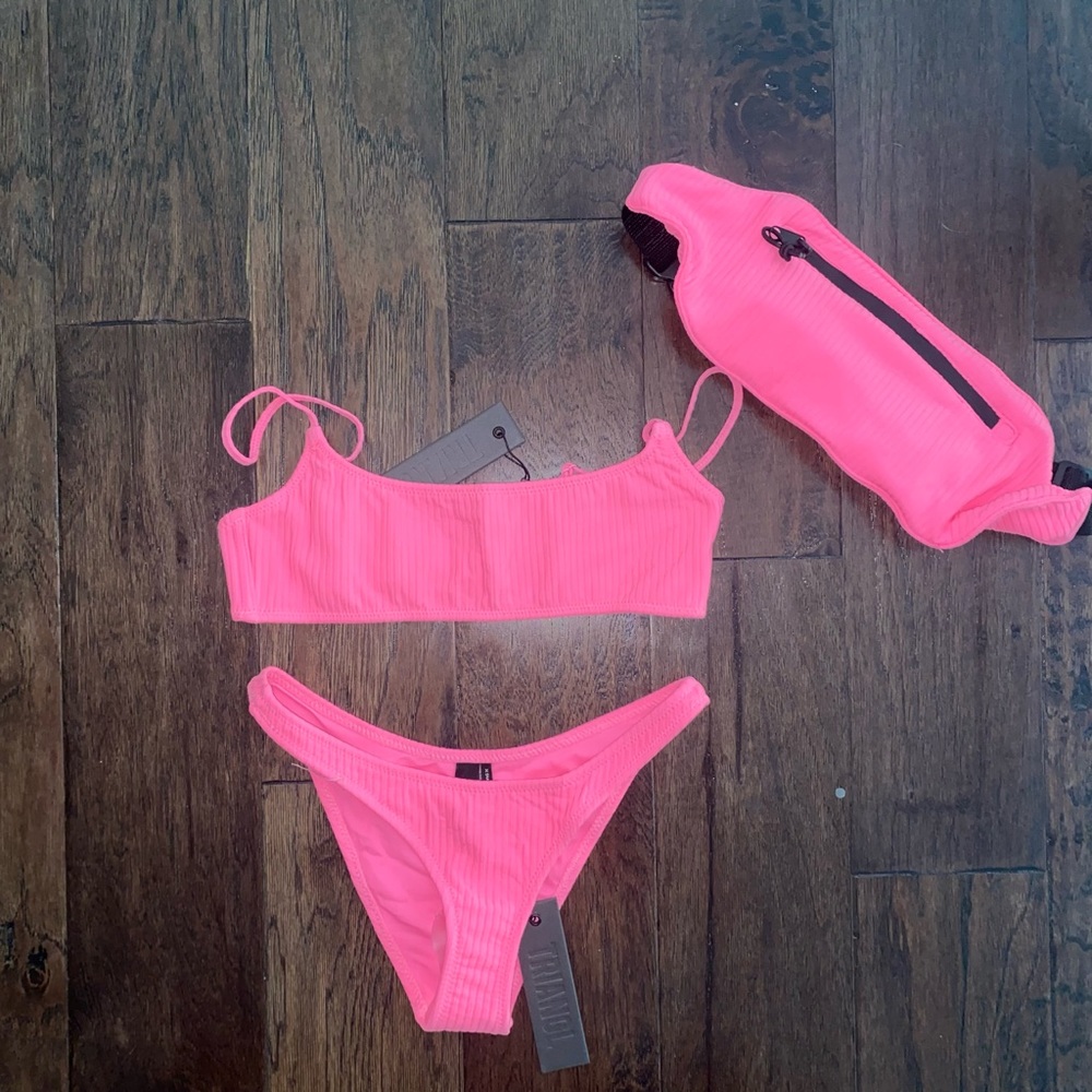 Triangle swimwear/bikini